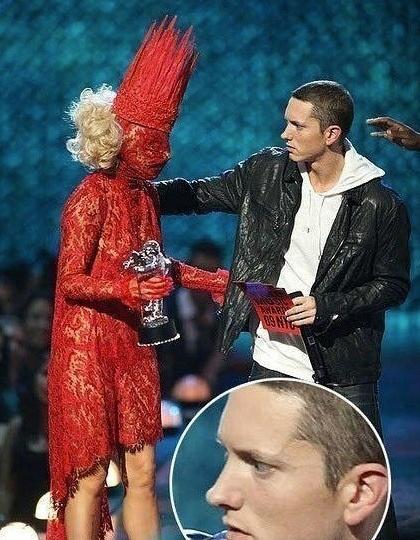 Eminen颁奖给Lady Gaga的惊讶表情