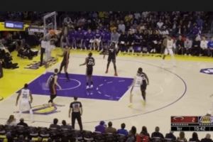 首发中锋!海斯先接里夫斯传球大鹏展翅暴扣 后隔着两个补扣